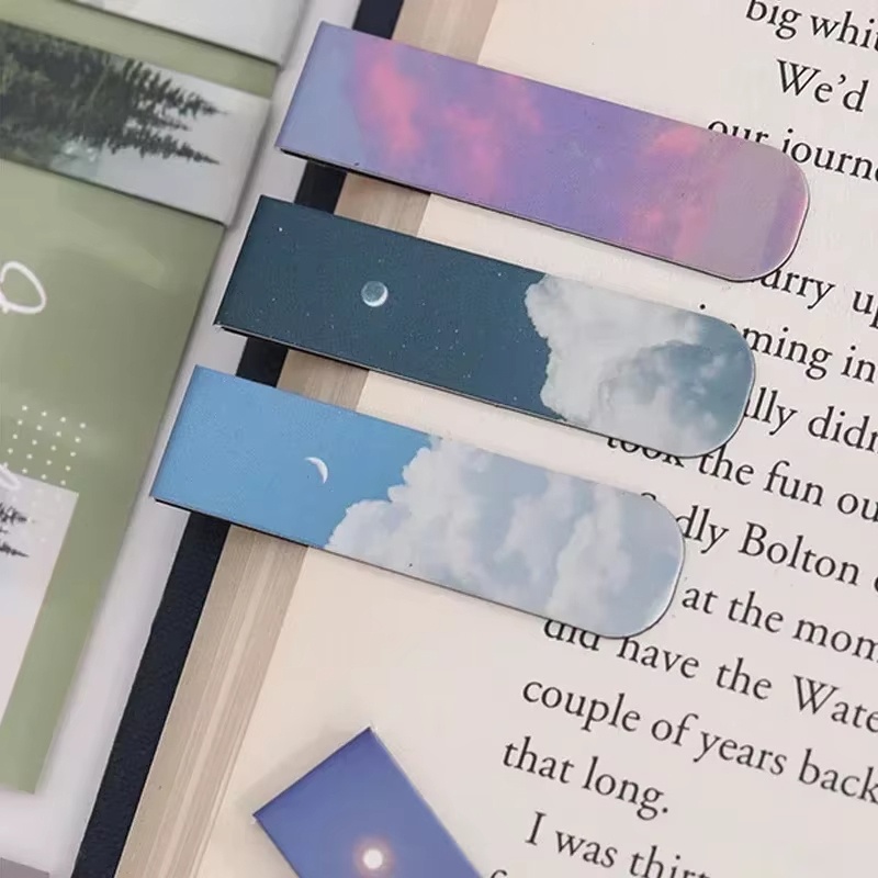 2pcs Fantasy Landscape Themed  - Bookmark Magnetic Clip recensione e prezzo