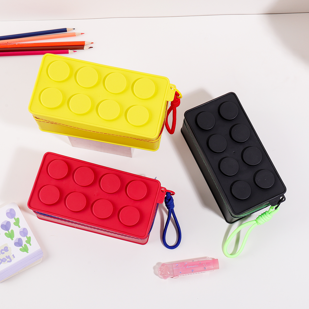 Retro monochrome building bloc - Stationery And Office Supply Stores recensione e prezzo