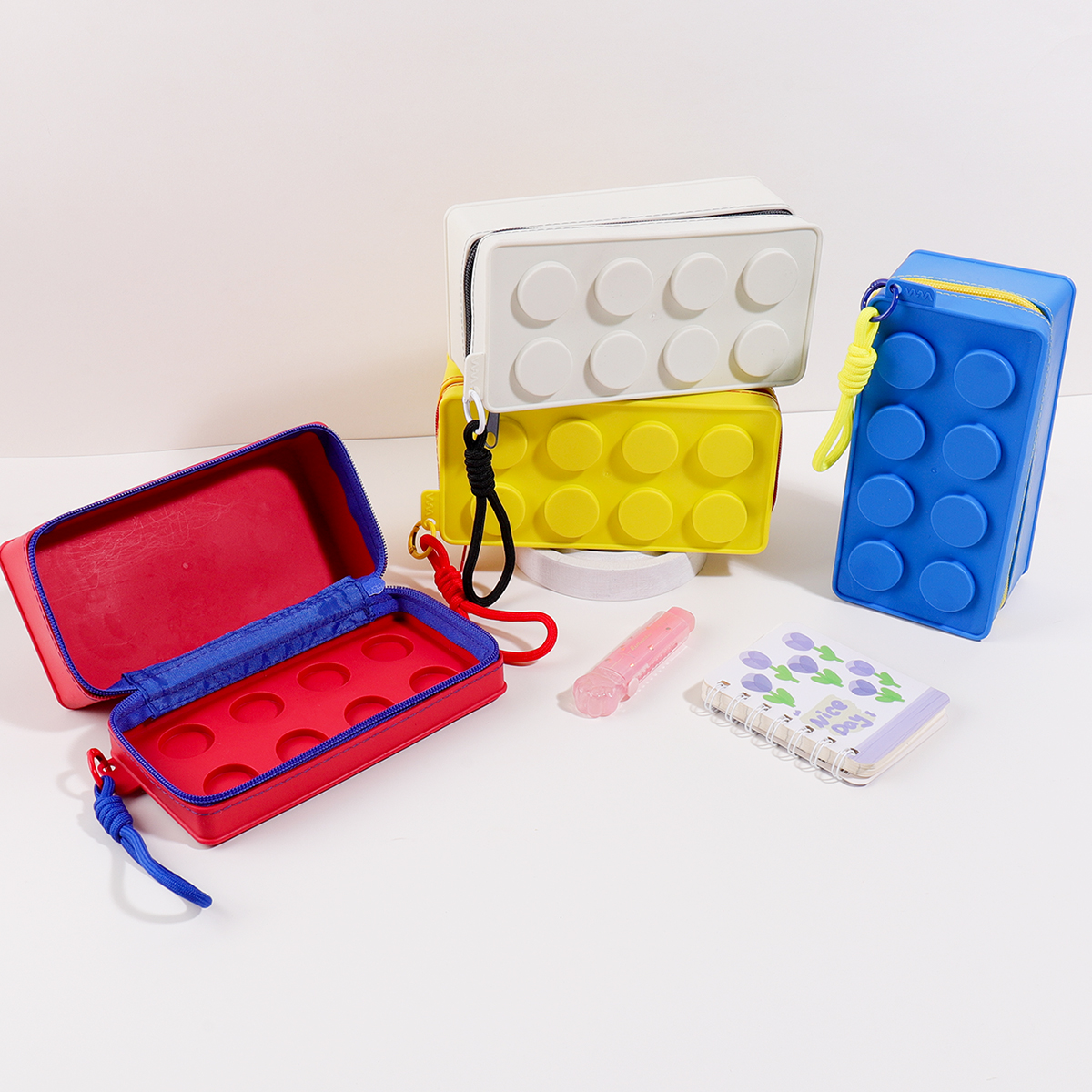 Retro monochrome building bloc - Stationery And Office Supply Stores recensione e prezzo